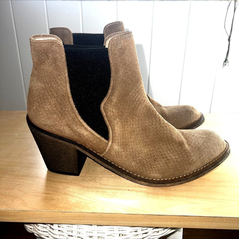 Ivylee‎ Copenhagen Suede Stacked Heel Jensen Ankle Booties SZ 41